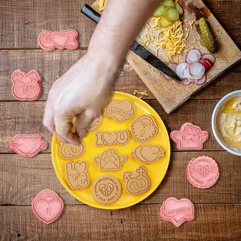 8pcs Valentino Diena Cookie Cutters Sausainių Kepimo Formą 3D Meilė Širdies Slapukas Stamper 